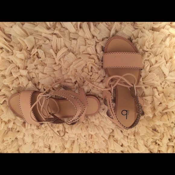 sandals - Picture 1 of 1